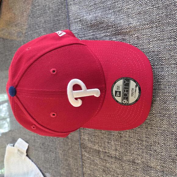 Bryce Harper Philadelphia Phillies MLB Jersey and Baseball Cap - Youth Size 8 - Picture 8 of 9